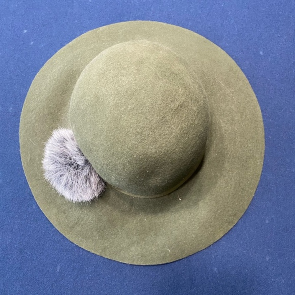 100% wool hat from ANTHROPOLOGIE by Santelli Francesca - made in ITALY 🇮🇹